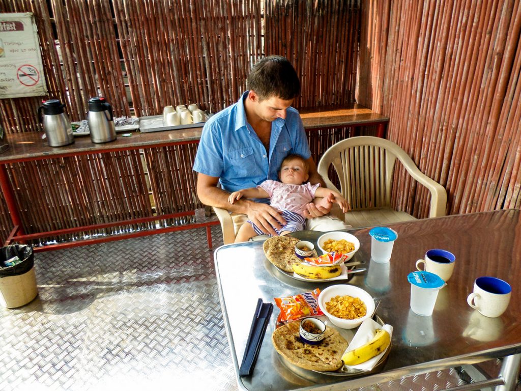 Frühstück auf dem Rooftop von Smyle Inn Delhi