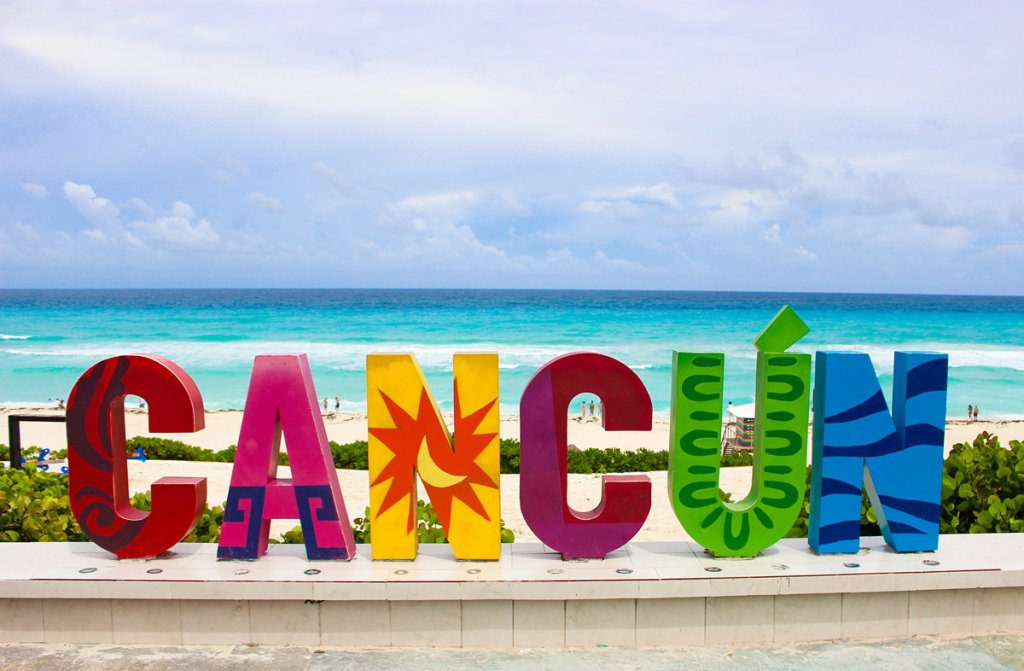 Cancun-Buchstaben auf Playa Delfines