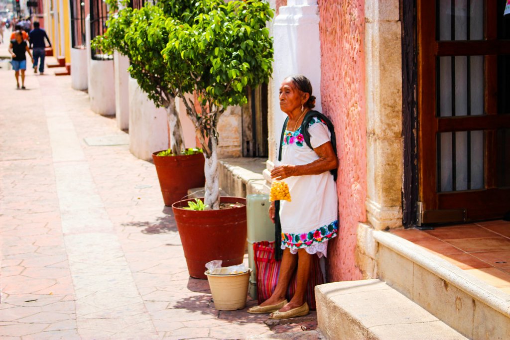 Trachten Damen Yucatan Mexiko