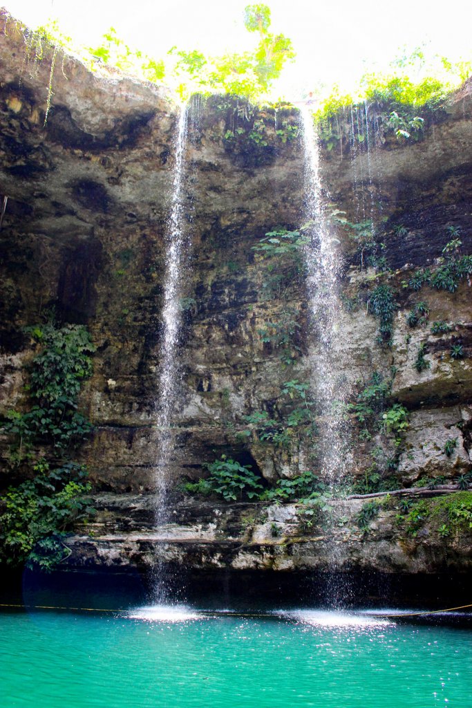 Wasserfall Cenote Selva Maya
