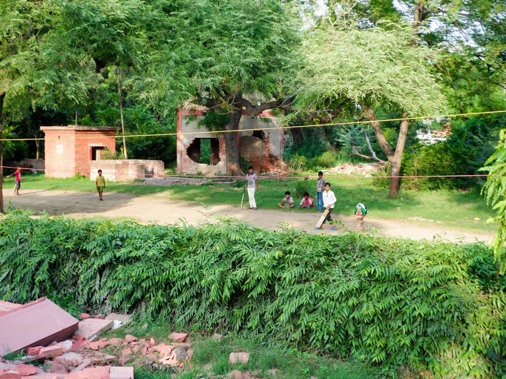 Kinder Cricket spielen Agra Indien