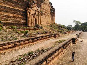 Mingun Mantara Gyi-Pagode Drohne Foto