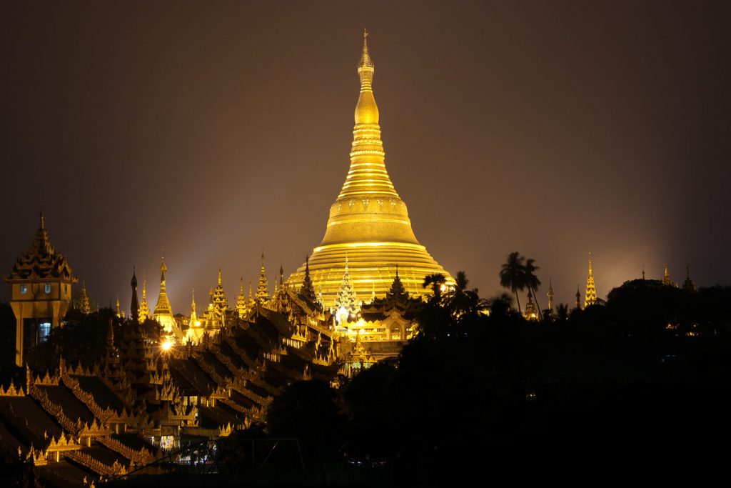 Nacht Aussicht Shwedagon Pagode