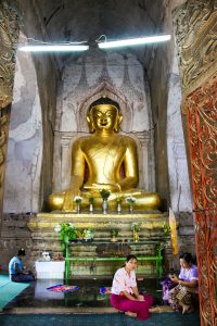 Sitzender Buddha Shwegugyi Tempel