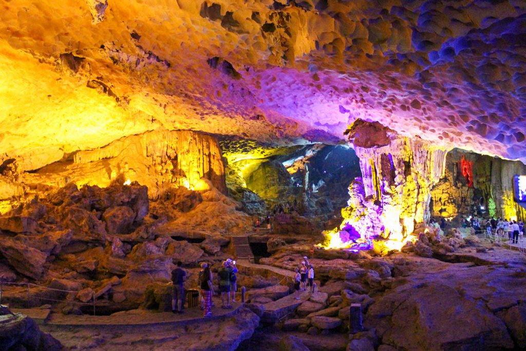 Höhle Halong Bay Sung Sot Cave