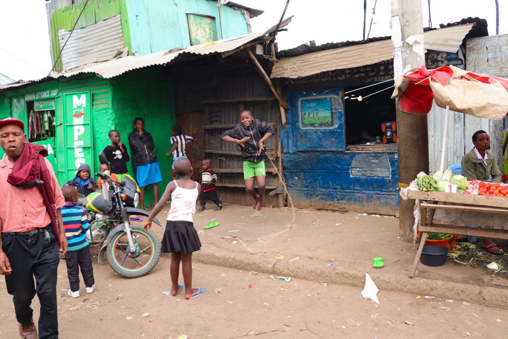 Kinder Seilspringen Mathare