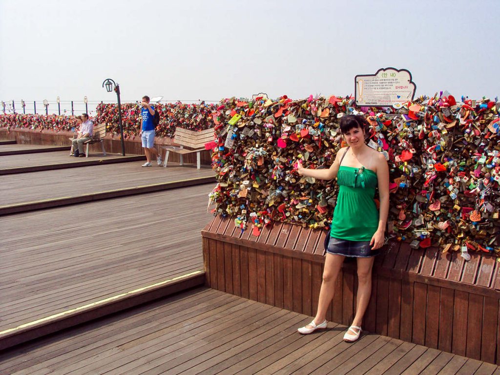 Aussichtsplattform mit Liebesschlösser N Seoul Tower