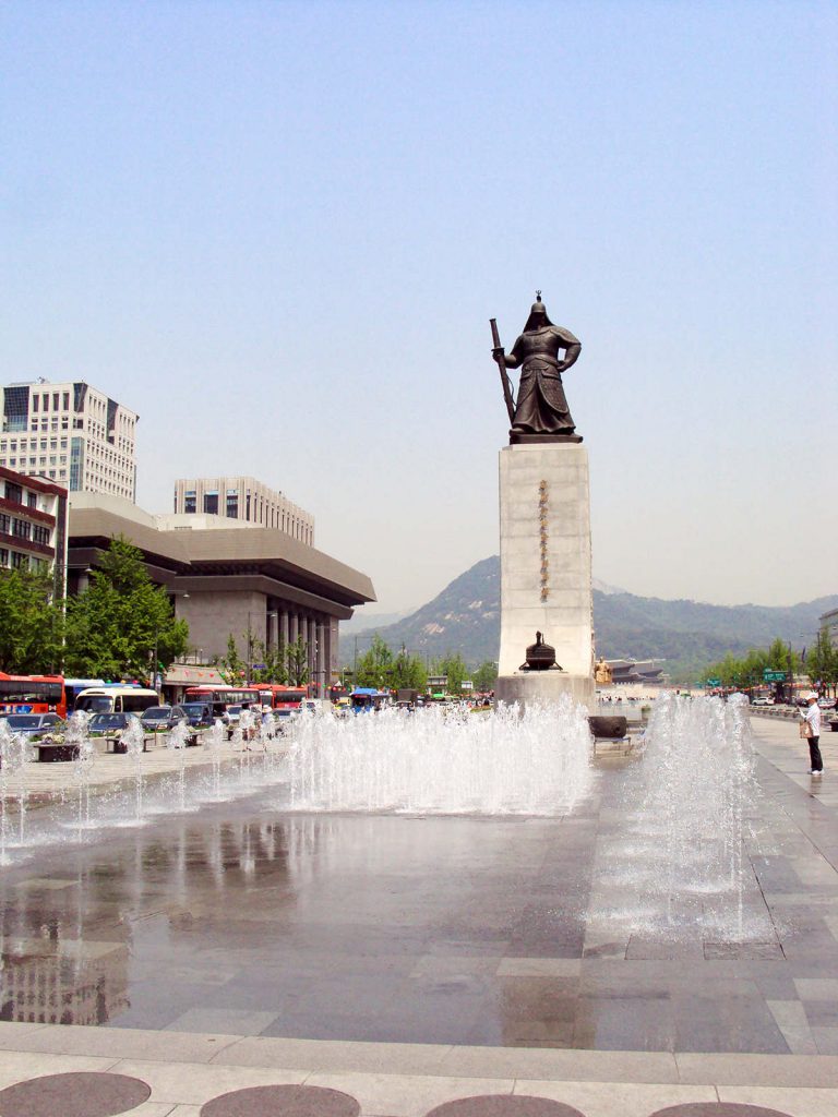 Statue Admiral Yi Sun-sin Gwanghwamun Platz