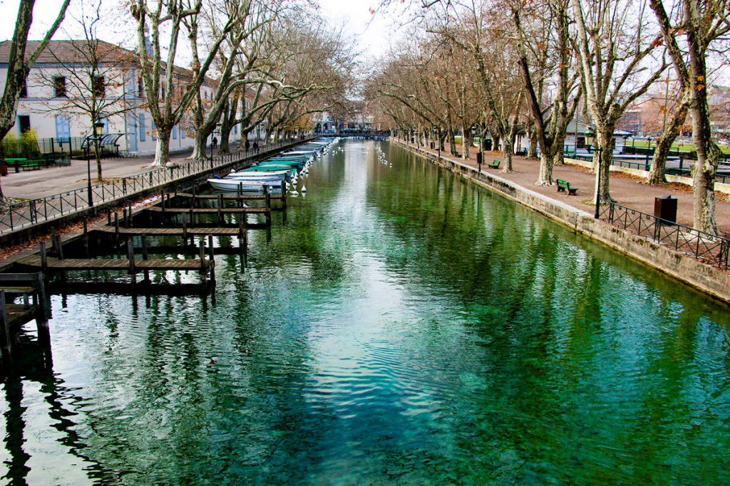 Canal du Vasse in Annecy im Winter