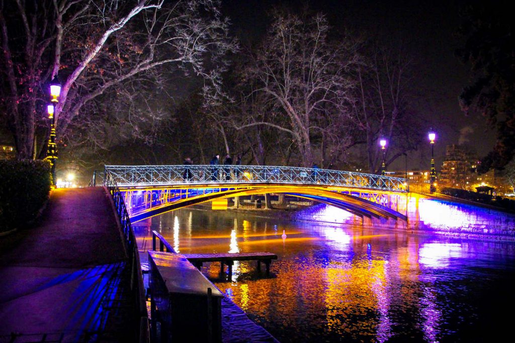 Pont des Amours in der Nacht
