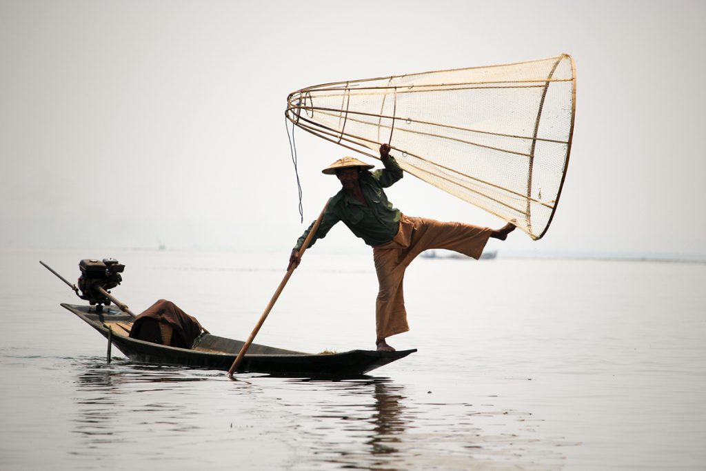 Einbeinruderer auf dem Inle See