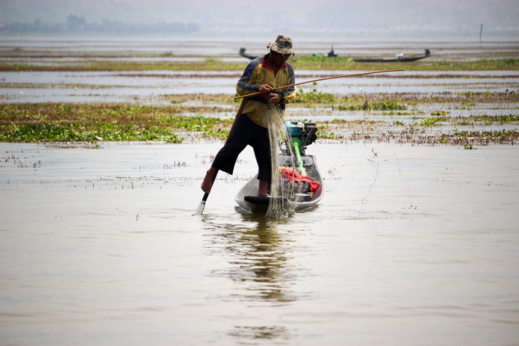 Einbeinruderer Fischer auf dem Inle-See