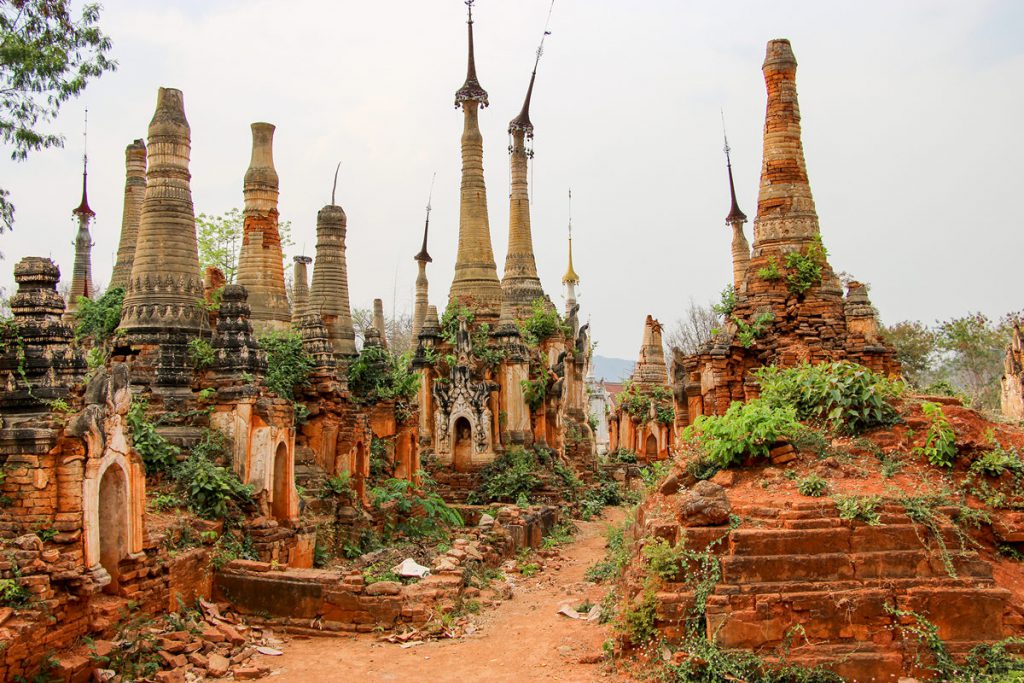Shwe Indein Pagoden am Inle-See