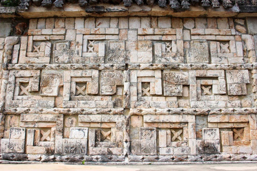 Stufenmäander auf der Hauptpyramide in Uxmal