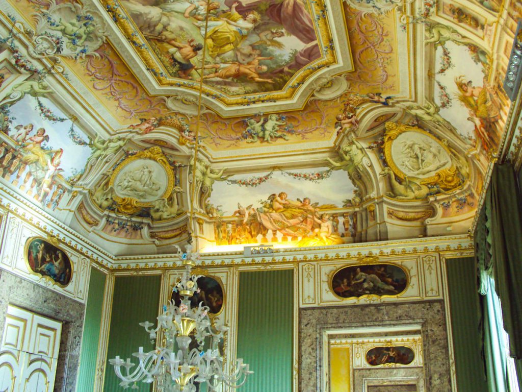 Wandmalerei in dem Palast von Caserta