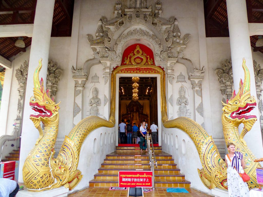 Eingang Intakhin Pillar Vihara