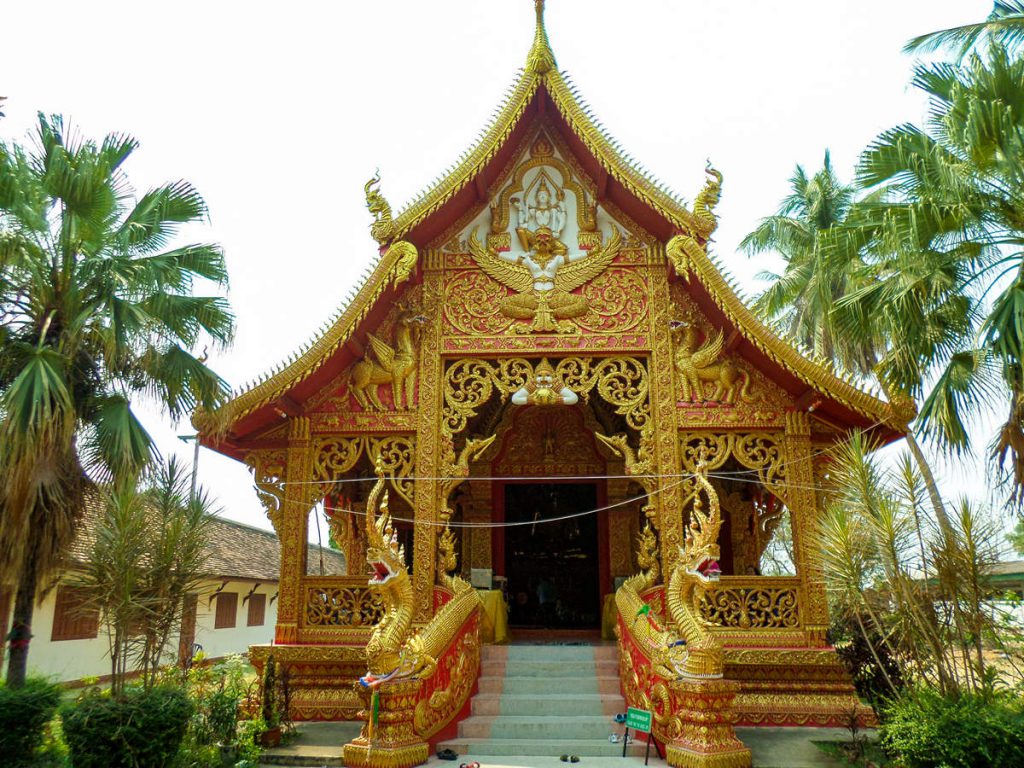 Kleiner Tempel neben dem Wat Phra That Lampang Luang