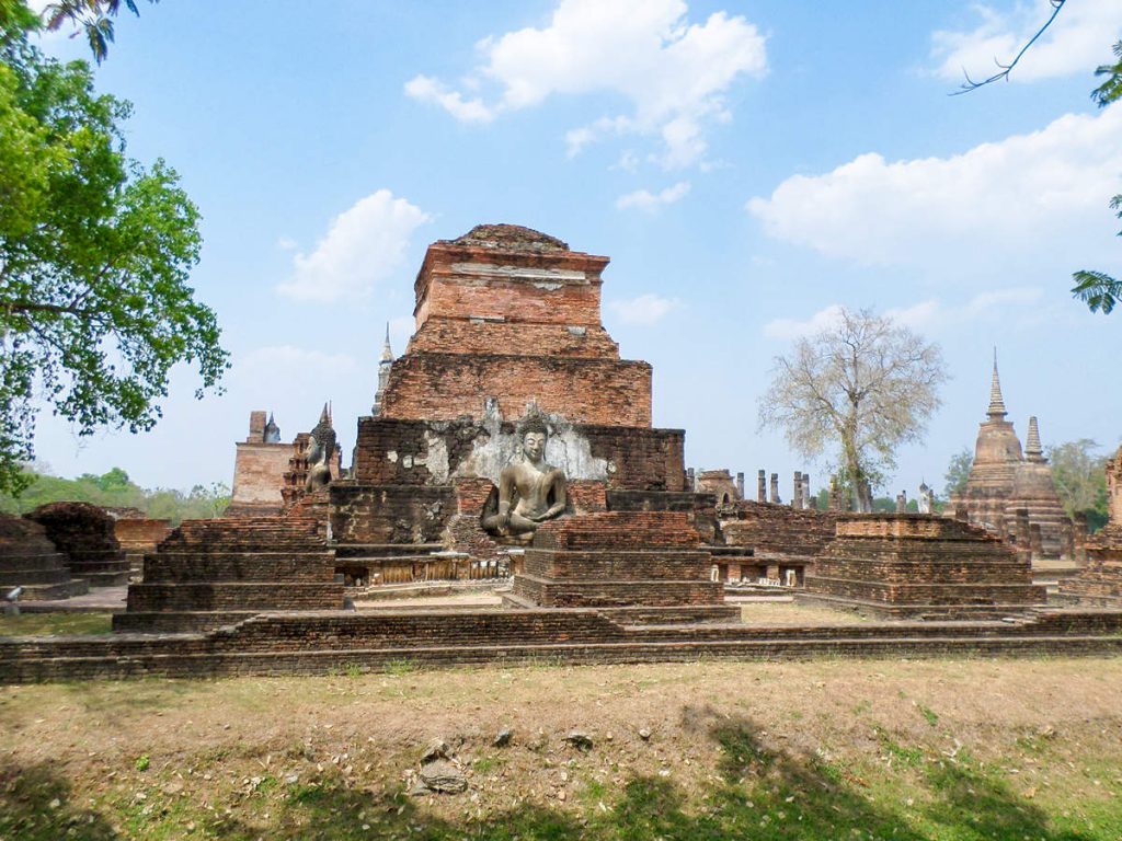 Ruinen am Wat Mahathat in Sukhothai