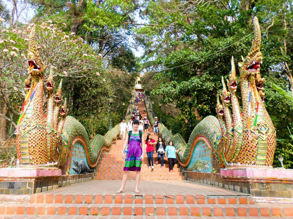 Treppe führt zum Wat Phra That Doi Suthep