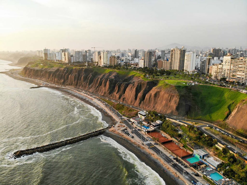 Küste Miraflores Lima Drohnenaufnahme