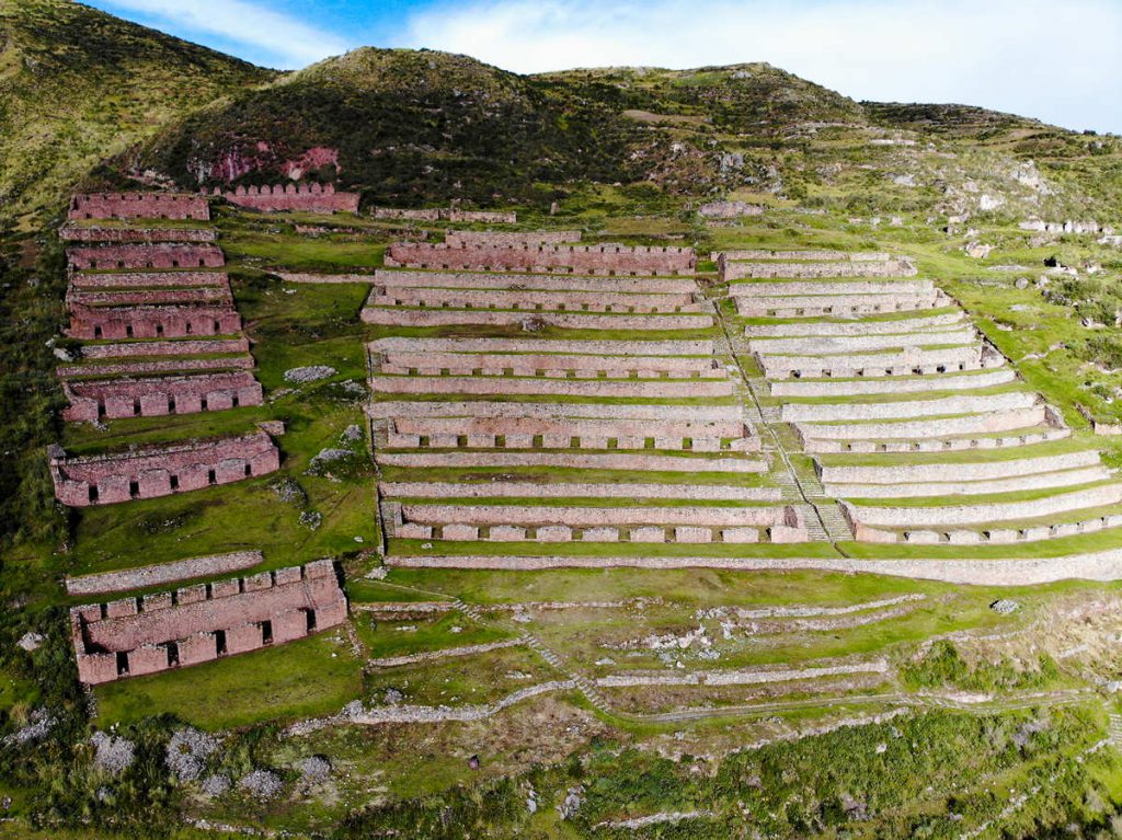 Inka Ruinen von Machuqolqa durch die Kamera der Drohne