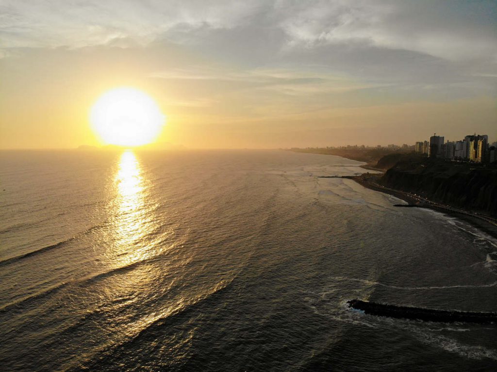 Sonnenuntergang in Lima Drohne-Foto