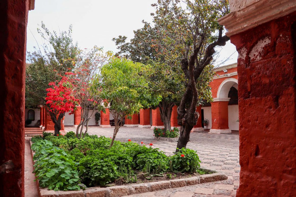 Hauptkreuzgang im Santa Catalina Kloster in Arequipa