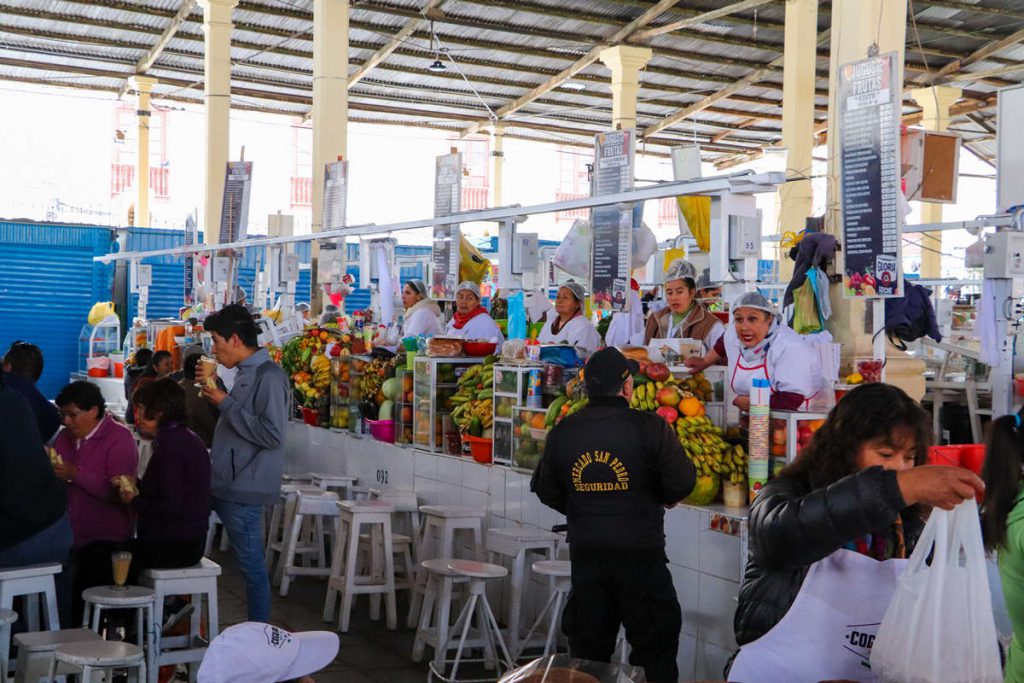 Smoothie Stände auf dem San Pedro Markt in Cusco