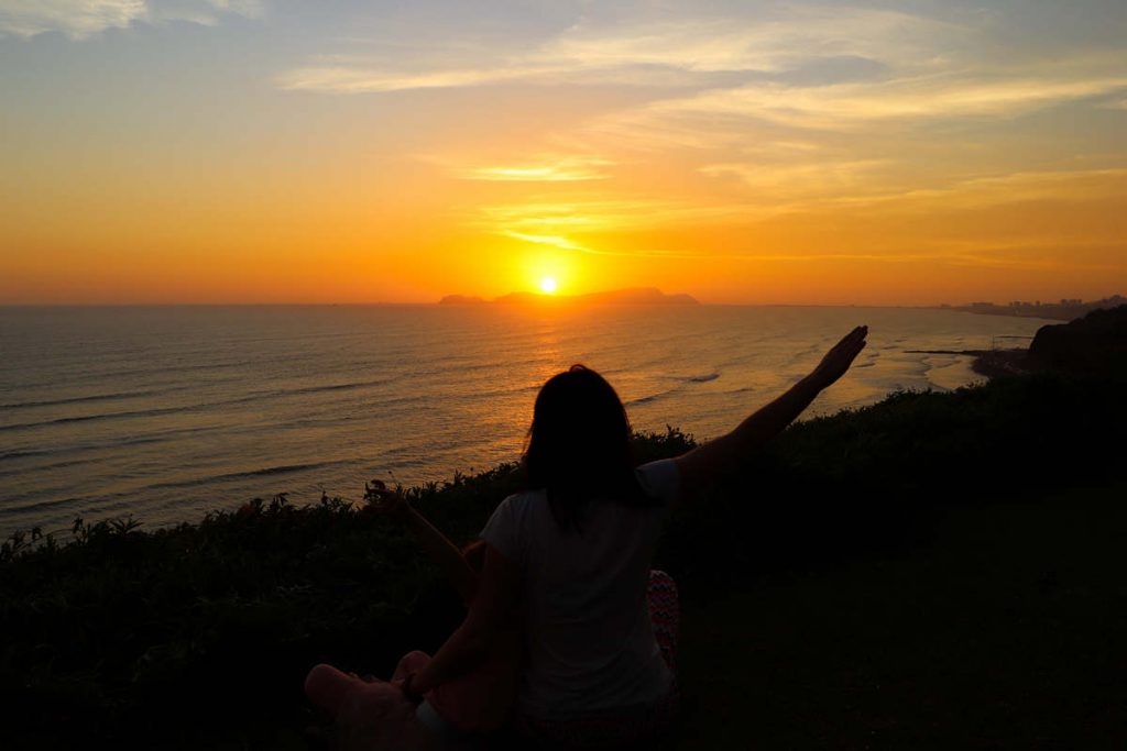 Sonnenuntergang vom Parque Intihuatana in Lima