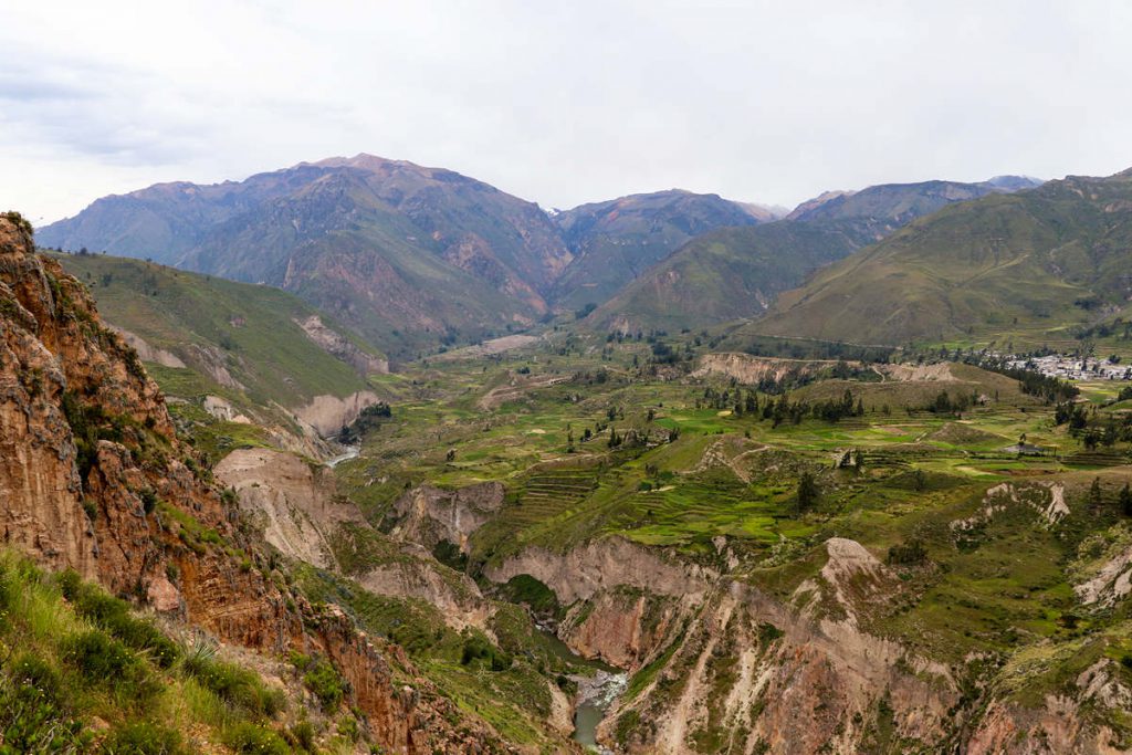 Schöner Blick ins Colca-Tal von Mirador de Antawilqui