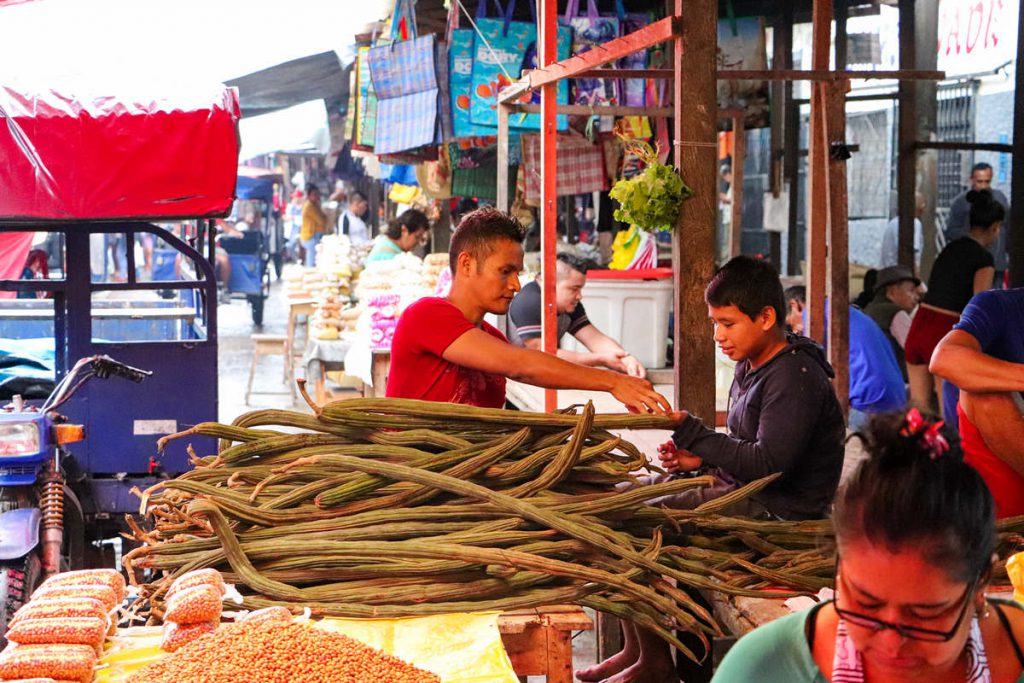 Pacay auf dem Belén Market