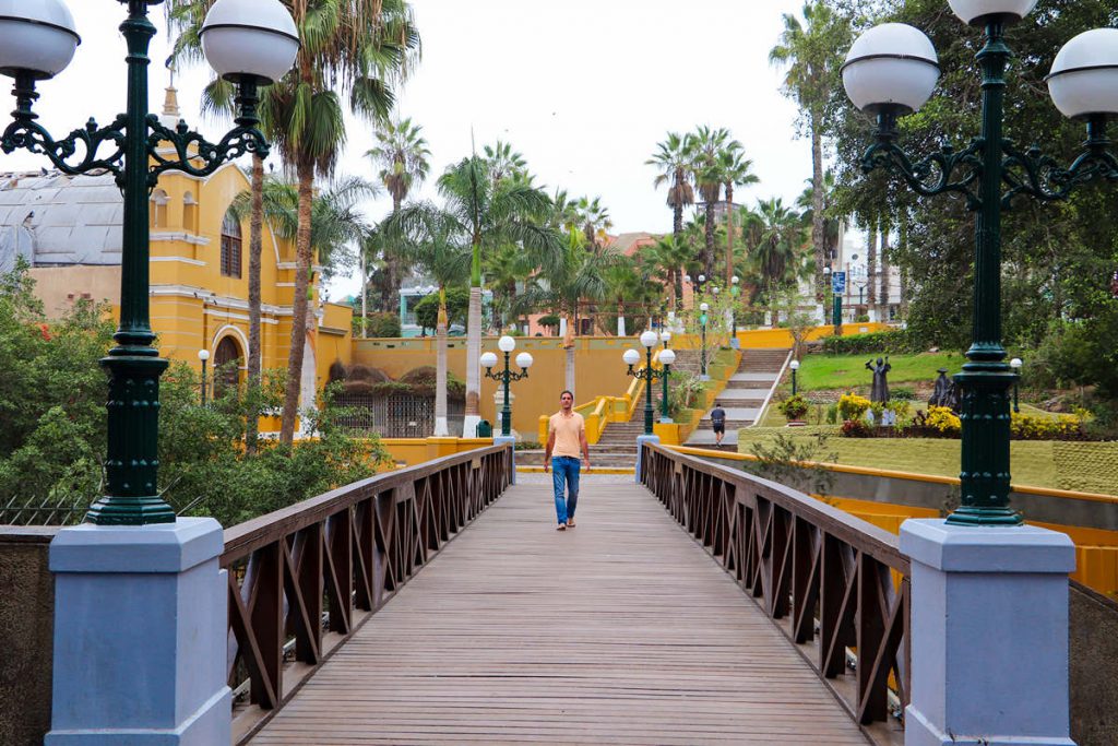 Auf der Puente de los Suspiros in Barranco