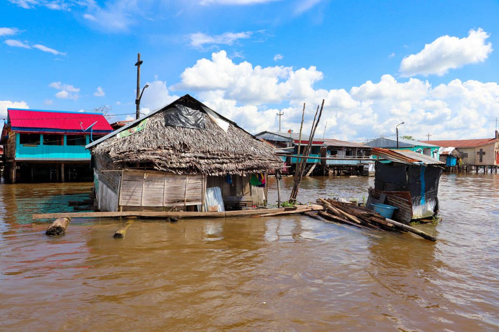 Schwimmendes Haus in Iquitos