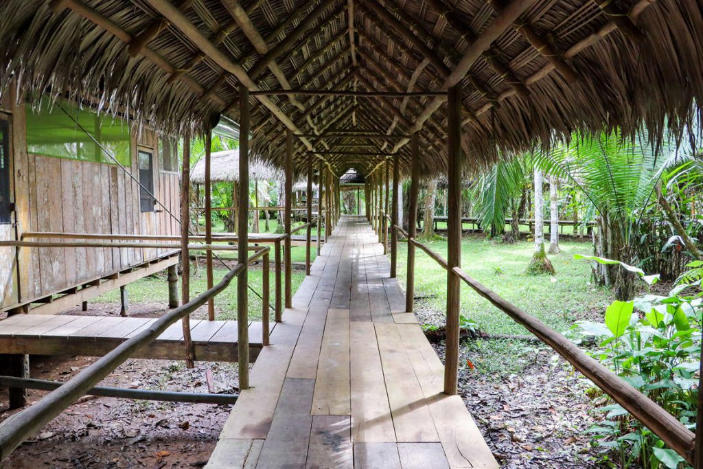 Yacumama Lodge steht auf Stelzen
