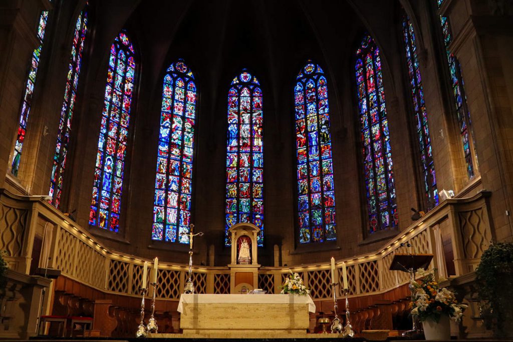 Altar in der Kathedrale unserer Lieben Frau