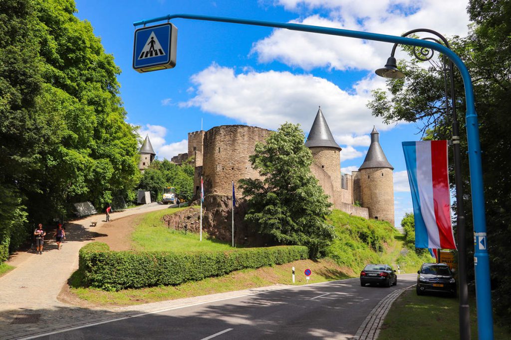 Burg Bourscheid Luxemburg