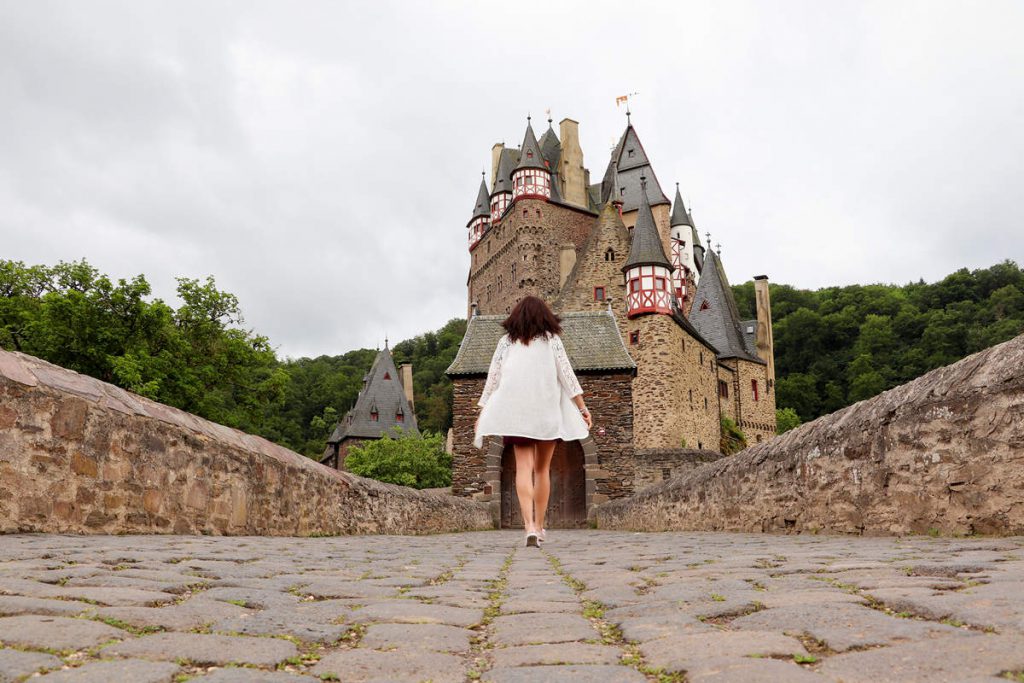 Burg Eltz am Abend