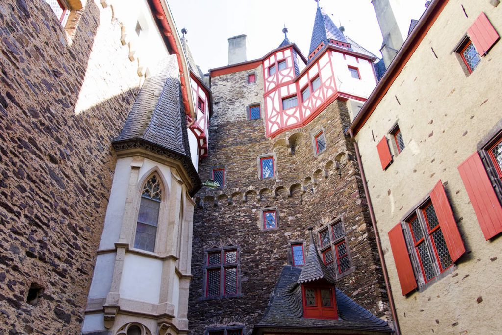 Innenhof Burg Eltz