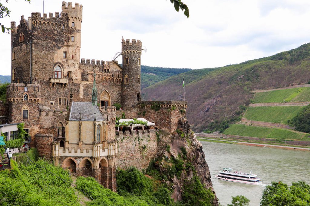 Romantik-Schloss Burg Rheinstein in Rheinland-Pfalz