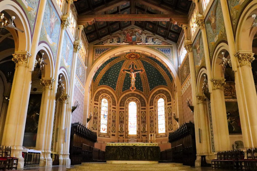 Altar in der Kathedrale von Reggio Calabria