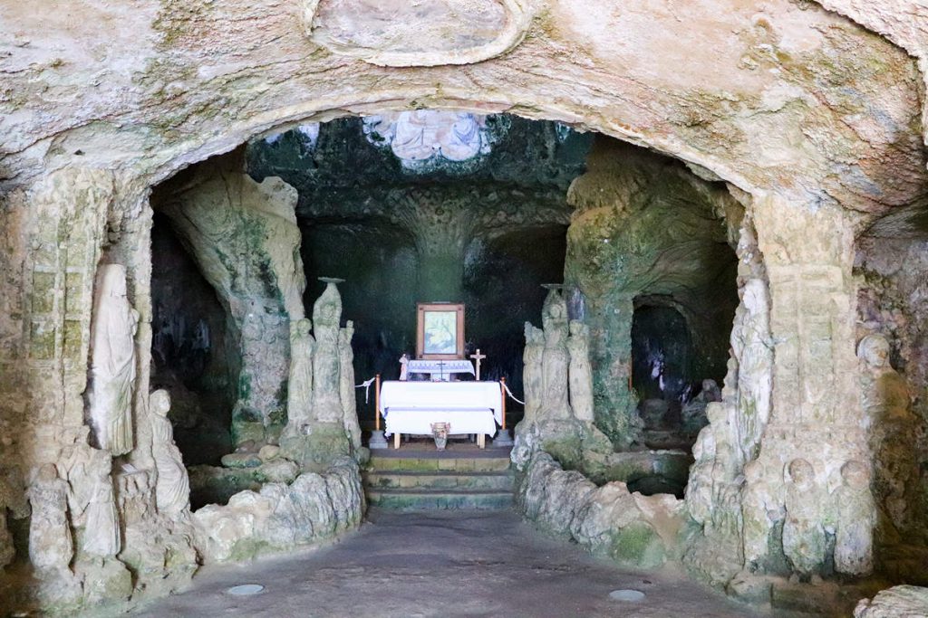 Altar Piedigrotta-Kirche in Pizzo