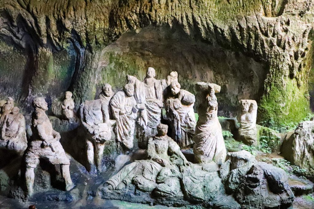 Reliefs Chiesa di Piedigrotta Pizzo