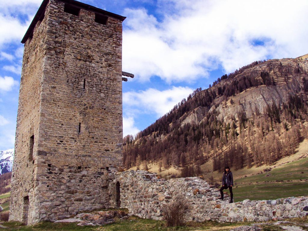 Ruine Steinsberg Ardez