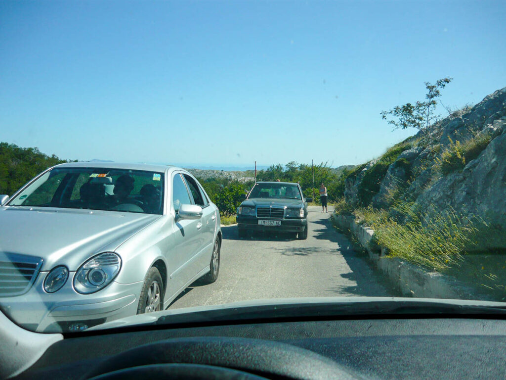 Verengte Fahrbahn auf dem Biokovo