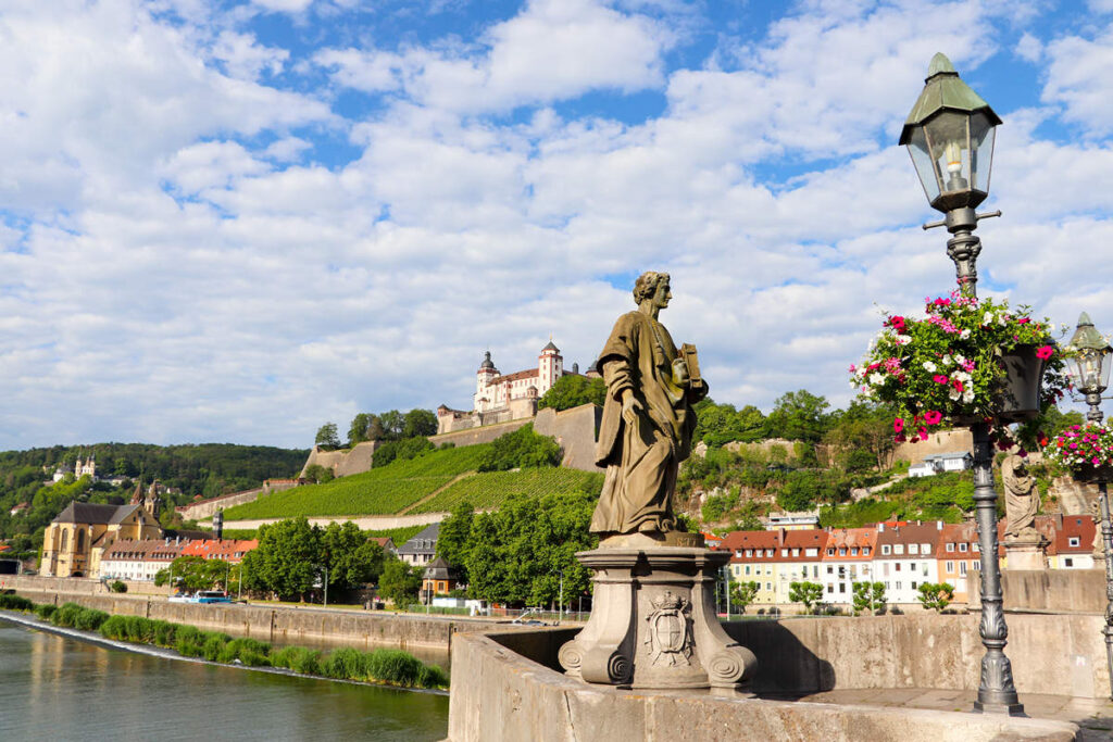 Statue Alte Mainbrücke Würzburg