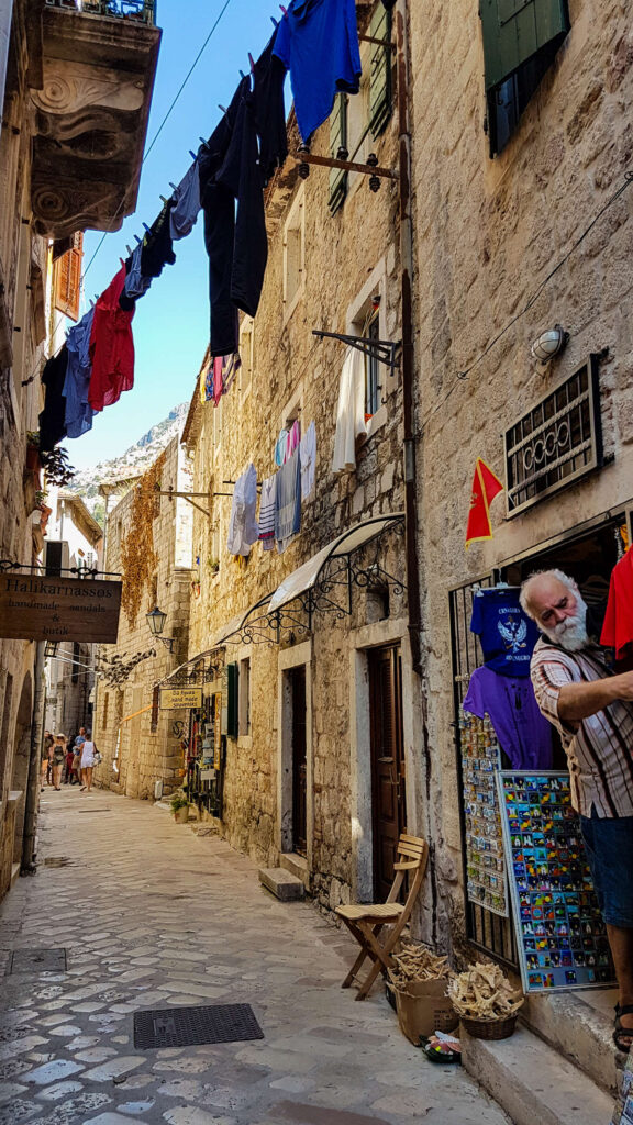 Gasse in der Altstadt von Kotor