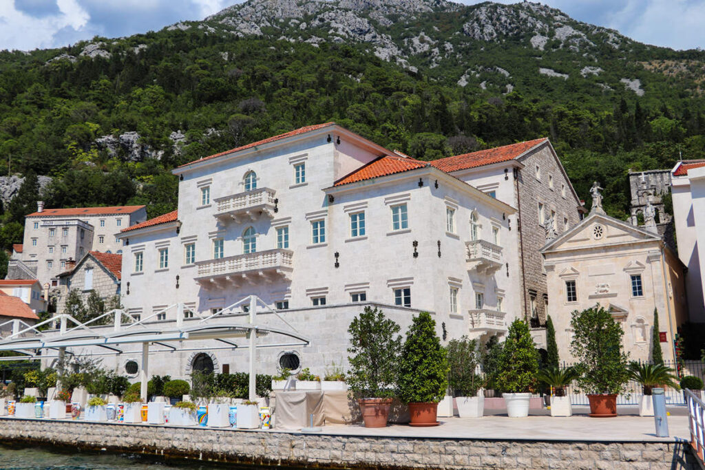 Smekja Palace Perast