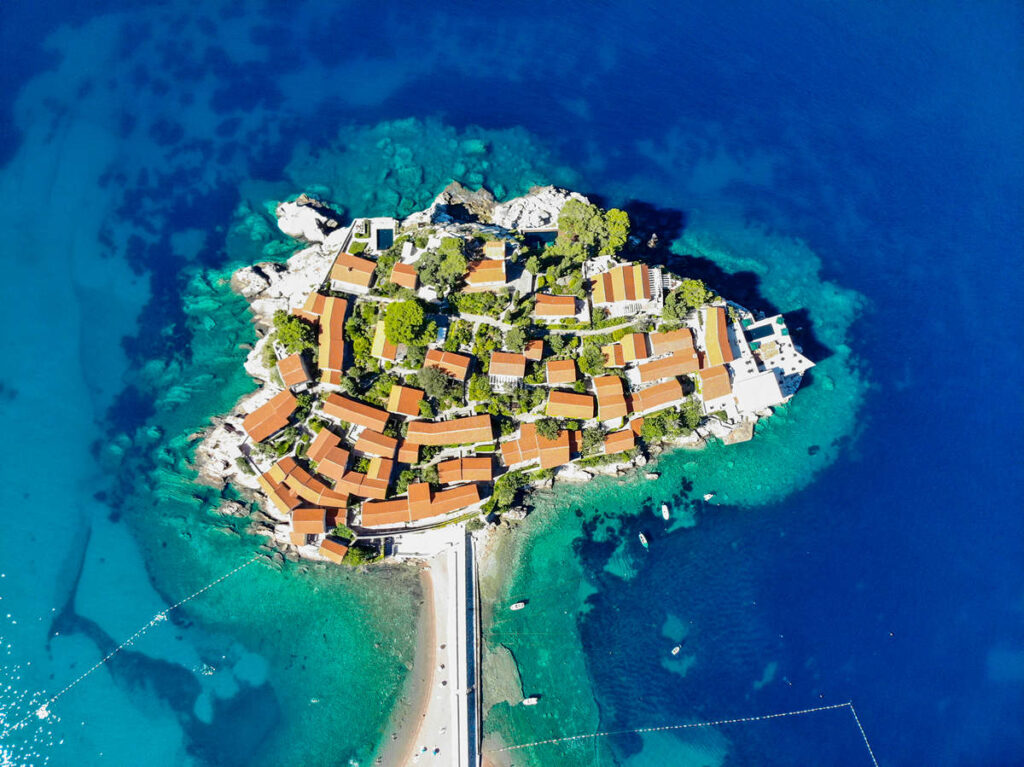 Sveti Stefan von oben