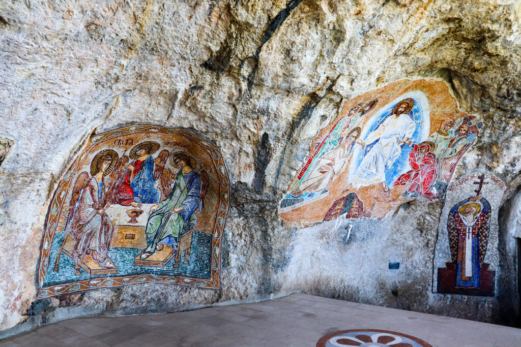 Mosaike im Kloster Ostrog