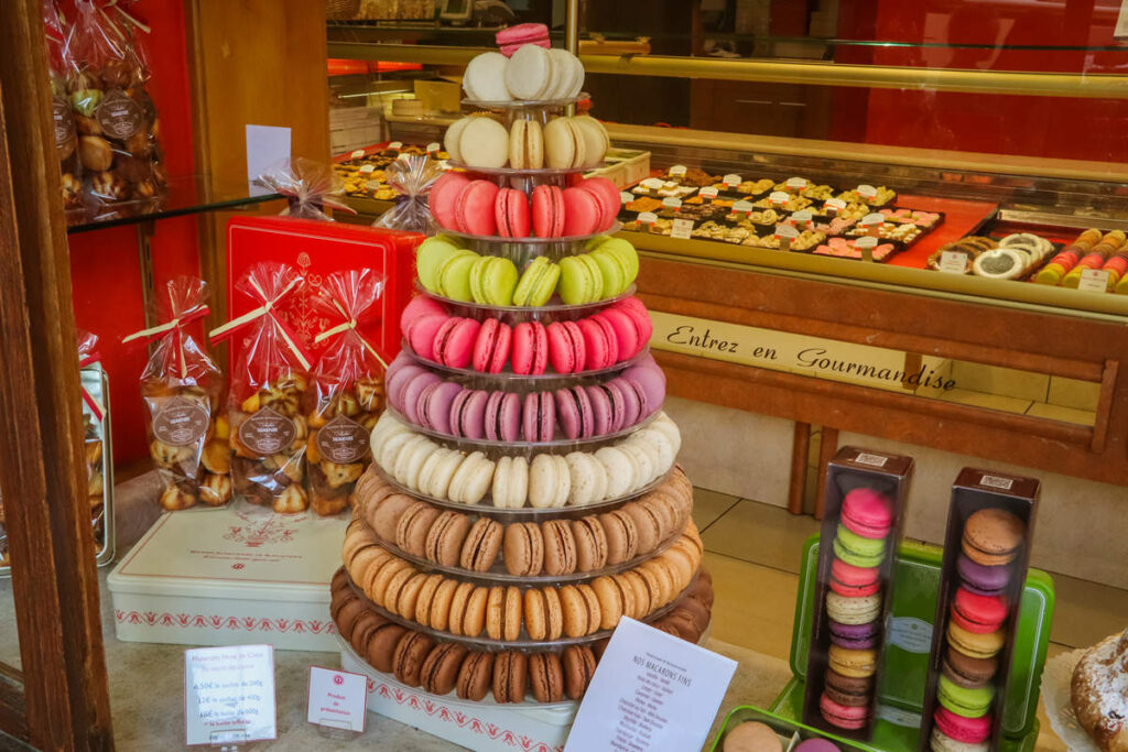 Macarons im Schaufenster